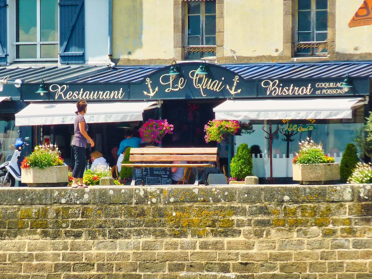 Le Quai vu depuis le port